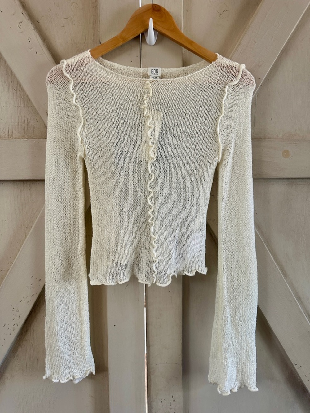 BDG Urban Outfitters Bouclé Knit Top Ecru Long Sleeve Ruffle Hem Size M NWT